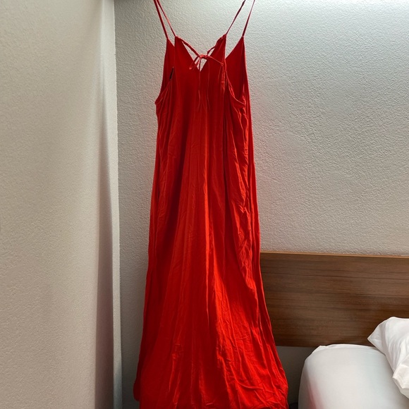Gianni Bini | Red V-neck Sleeveless Lined Maxi Dress W/Side Splits & Pockets - Picture 2 of 3